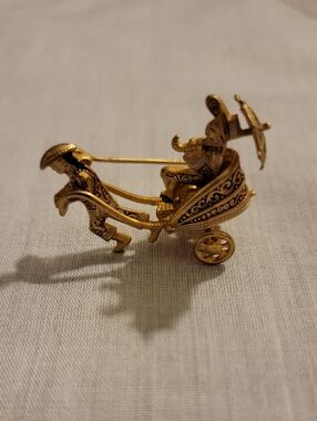 Vintage Damascene Tone Carriage Rivkshaw Toledo Brooch Signed SPAIN